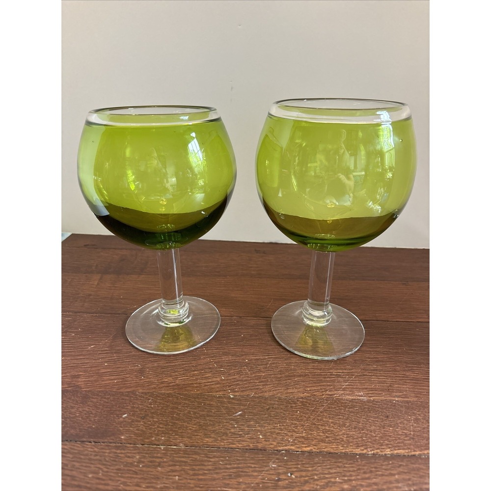 Set Of 2 Wine Glasses Goblets Green Ballon Globe Clear Rim, Stem And Base